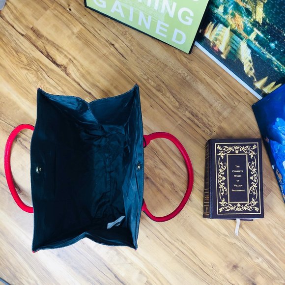 Elizabeth Arden Large Red Tote NWOT - Picture 11 of 11